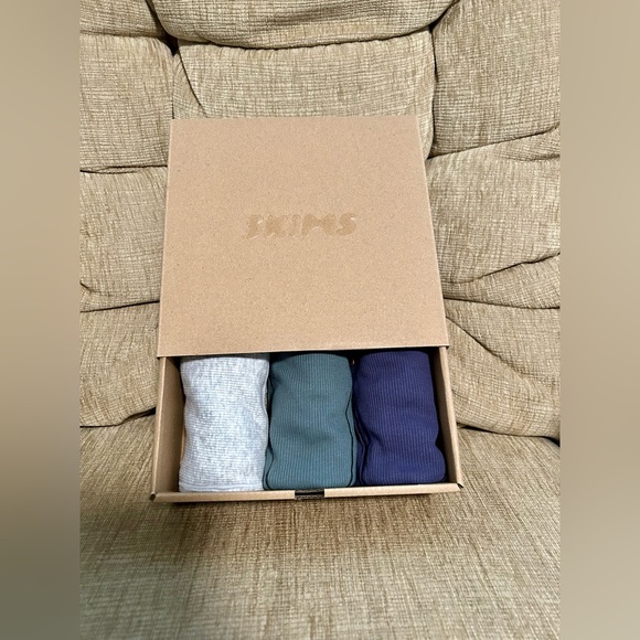 Skims 3-Pack Cotton Rib Boxers in Malachite - Picture 3 of 16